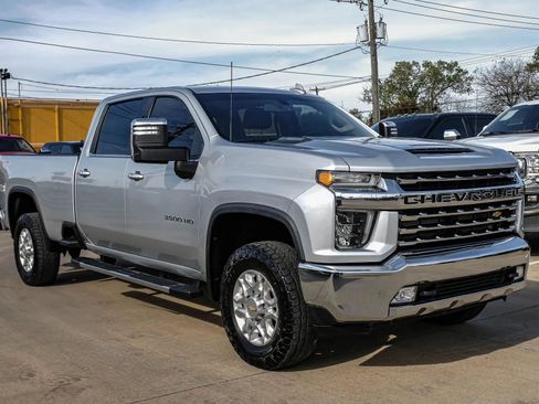 Used 2022 Chevrolet Silverado 3500 LTZ w/ LTZ Convenience Package AWD/4WD image 5