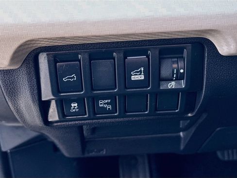 Used 2019 Subaru Ascent Premium AWD/4WD image 6