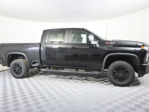 Used 2021 Chevrolet Silverado 2500 LT w/ Midnight Edition AWD/4WD image 9