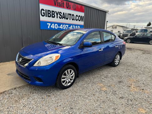 Used 2012 Nissan Versa SV image 1