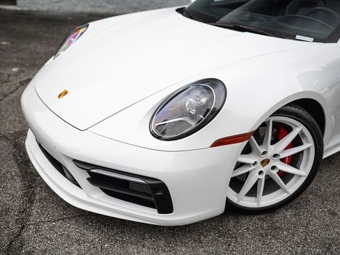 Used 2023 Porsche 911 Carrera 4S AWD/4WD image 2