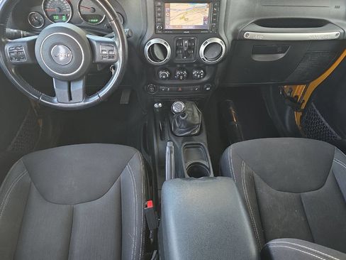 Used 2014 Jeep Wrangler Unlimited Rubicon w/ Dual Top Group AWD/4WD image 13