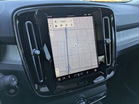 Used 2025 Volvo XC40 B5 Core w/ Protection Package Premier image 18