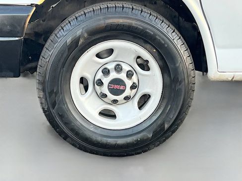 Used 2022 GMC Savana 2500 w/ Driver Convenience Package RWD image 27