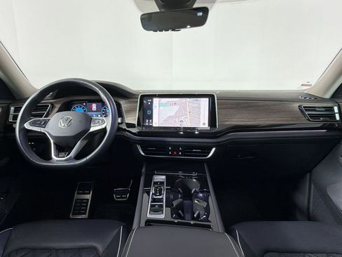 Used 2024 Volkswagen Atlas SEL Premium R-Line AWD/4WD image 13