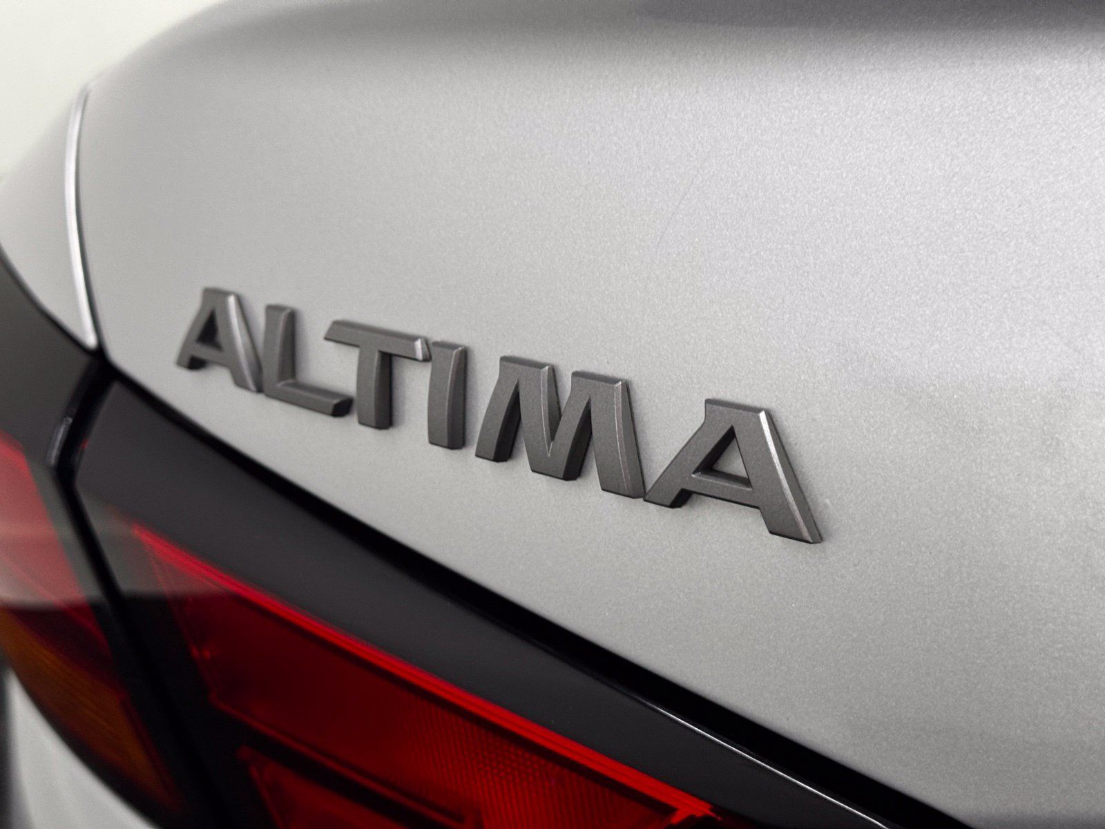 Certified 2024 Nissan Altima 2.5 SR FWD image 12