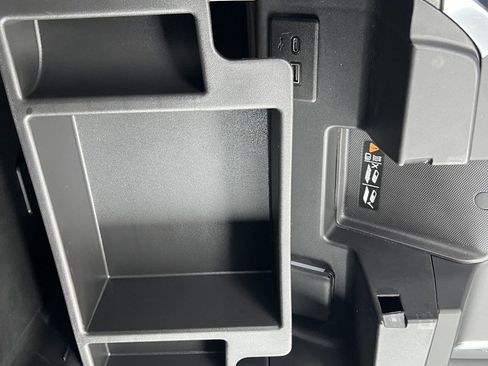 Used 2025 Chevrolet Silverado 1500 LT w/ Leather Package image 26