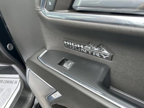 Used 2024 Chevrolet Silverado 1500 High Country w/ High Country Premium Package AWD/4WD image 41