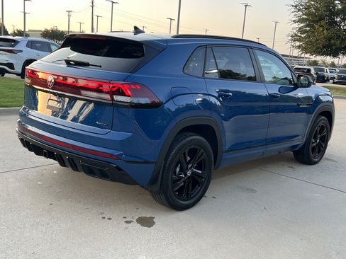 Certified 2026 Volkswagen Atlas Cross Sport SEL R-Line AWD/4WD image 9