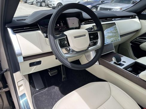 New 2026 Land Rover Range Rover Long Wheelbase SE AWD/4WD image 23