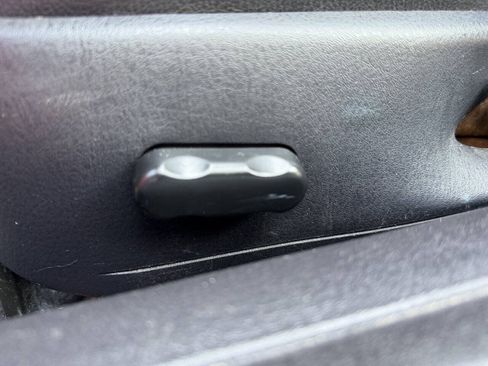 Used 2004 Ford Thunderbird RWD image 15