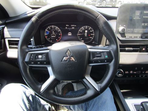 Used 2022 Mitsubishi Outlander SEL AWD/4WD image 13