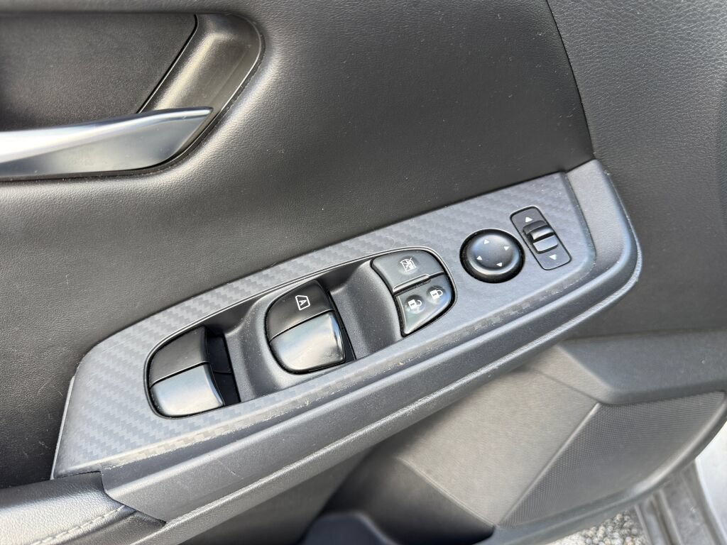Used 2020 Nissan Sentra SV FWD image 18