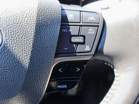 Used 2025 Toyota Camry SE image 13