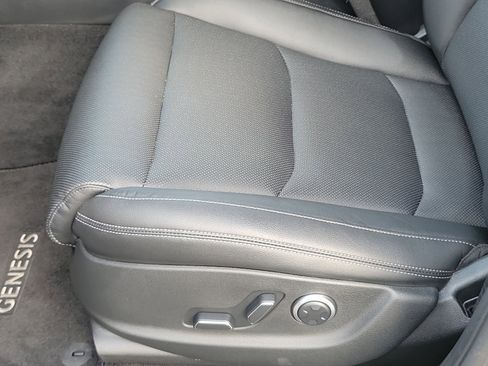 Certified 2024 Genesis GV70 2.5T w/ Select Package image 21