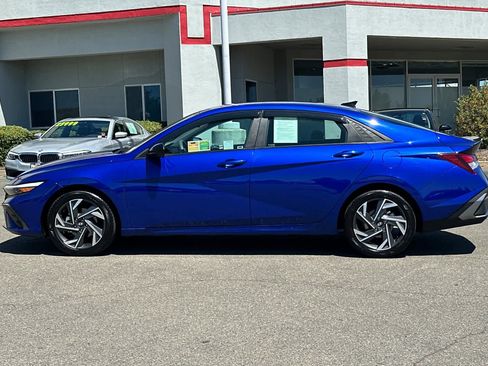 Used 2025 Hyundai Elantra Sport FWD image 9