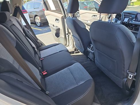 Used 2022 Nissan Rogue SV AWD/4WD image 11