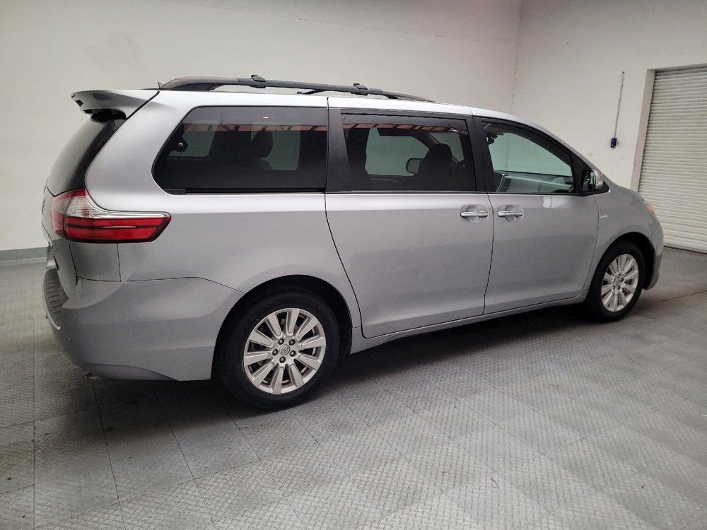 Used 2017 Toyota Sienna AWD image 10