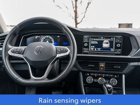 Used 2024 Volkswagen Jetta SE image 15