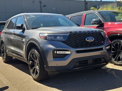 Used 2022 Ford Explorer ST w/ Equipment Group 401A AWD/4WD image 2