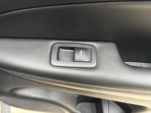 Used 2022 Jeep Grand Cherokee Laredo X image 27