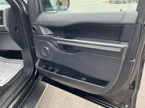Used 2018 Ford Expedition Max XLT w/ Equipment Group 202A AWD/4WD image 29