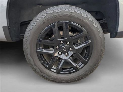 Used 2024 Chevrolet Silverado 1500 Custom Trail Boss w/ Turbomax Blackout Package image 26