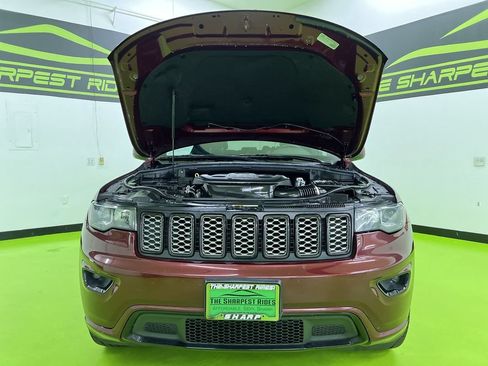 Used 2018 Jeep Grand Cherokee Altitude AWD/4WD image 4