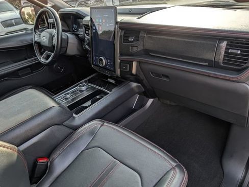 Used 2024 Ford Expedition Limited AWD/4WD image 37