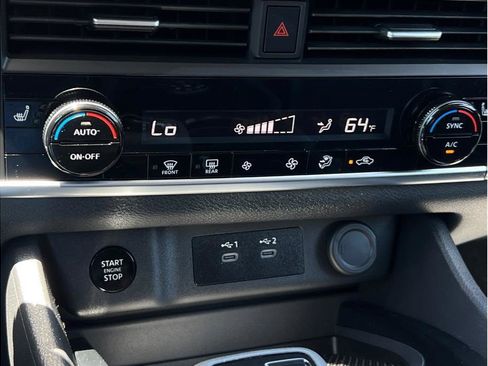 Used 2025 Nissan Rogue SV AWD/4WD image 16
