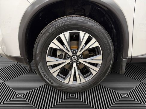 Used 2021 Nissan Rogue SV image 14