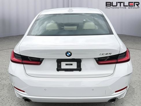 Used 2025 BMW 330i Sedan w/ Premium Package RWD image 9
