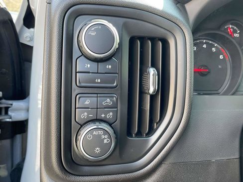 Used 2025 Chevrolet Silverado 2500 Custom w/ Custom Value Package image 15