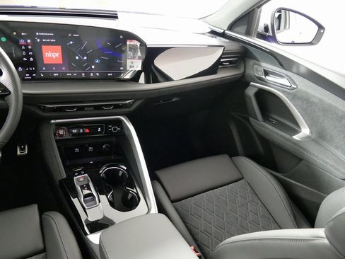 New 2025 Audi SQ5 Premium image 23