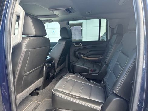 Used 2020 GMC Yukon XL Denali w/ Denali Premium Package image 9