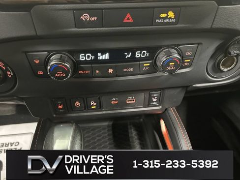 Used 2023 Nissan Frontier PRO-4X w/ Pro Convenience Package AWD/4WD image 17