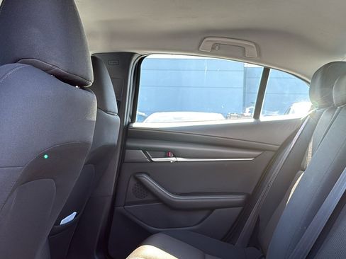 Used 2022 MAZDA MAZDA3 Sedan FWD image 21