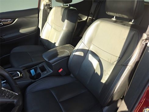 Used 2022 Nissan Rogue Sport SL image 9