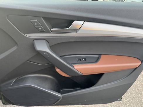 Used 2025 Audi Q5 2.0T Premium w/ Convenience Plus Package image 28