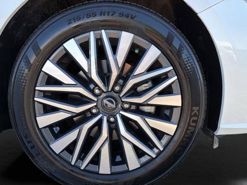 Certified 2024 Nissan Altima 2.5 SV FWD image 23