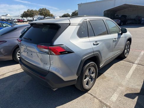 Used 2025 Toyota RAV4 XLE image 4