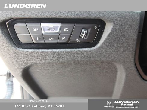 Used 2022 BMW 330i xDrive 330i xDrive w/ Premium Package image 12