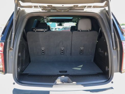 Used 2022 Chevrolet Tahoe LT w/ LT Signature Plus Package AWD/4WD image 5