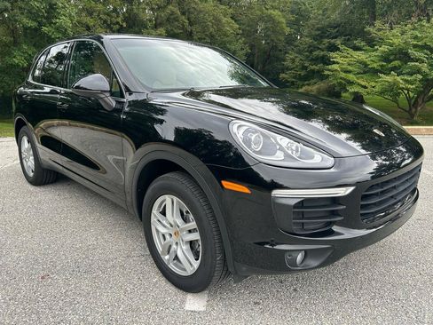 Used 2016 Porsche Cayenne AWD/4WD image 3
