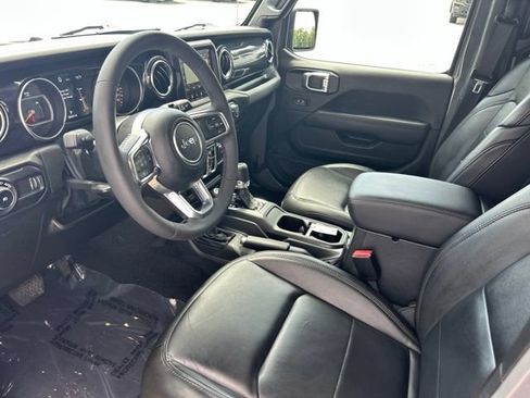 Used 2023 Jeep Wrangler Unlimited Sahara AWD/4WD image 28