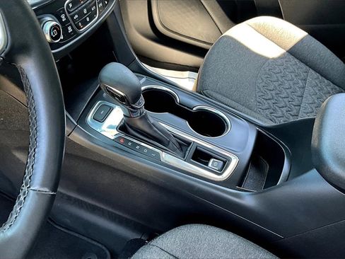 Used 2023 Chevrolet Equinox LT w/ Driver Convenience Package image 14