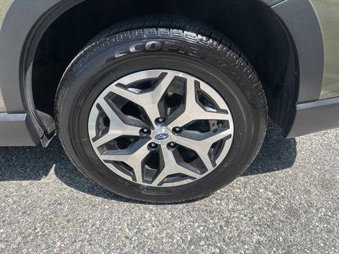 Used 2022 Subaru Forester Premium image 15