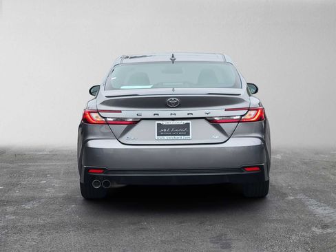 Used 2025 Toyota Camry SE FWD image 4