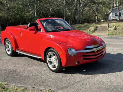 Used 2003 Chevrolet SSR w/ Preferred Equipment Group image 7