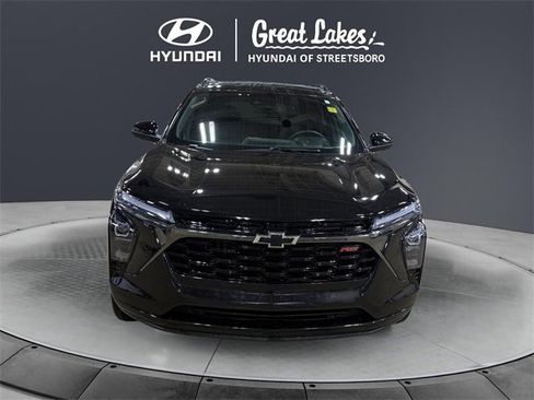 Used 2025 Chevrolet Trax RS w/ Sunroof Package image 8